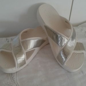 Crocs cream white slides